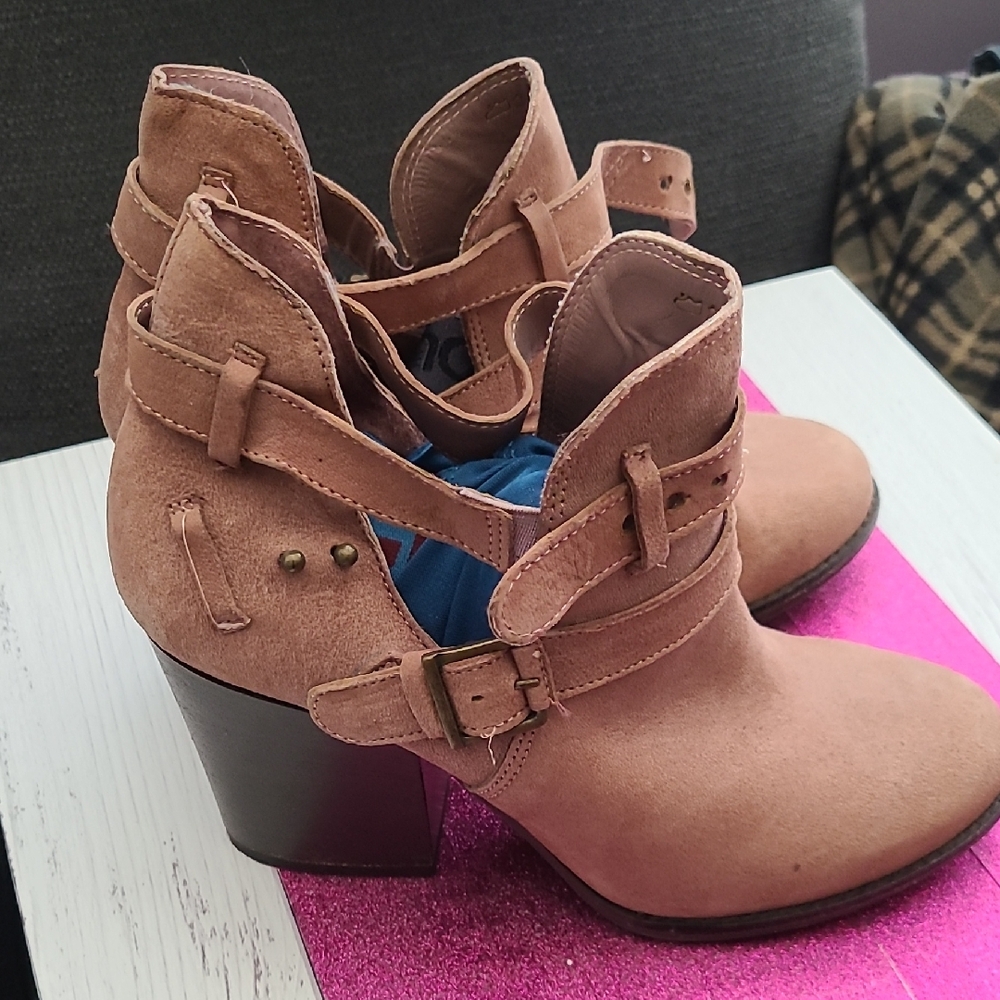 Stylish Ankle Boots with Buckle Detail